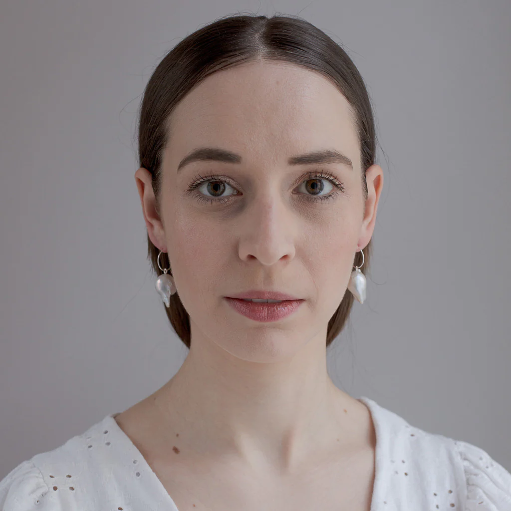 CAPRAIA // Creolen mit großen Barockperlen - Image 3