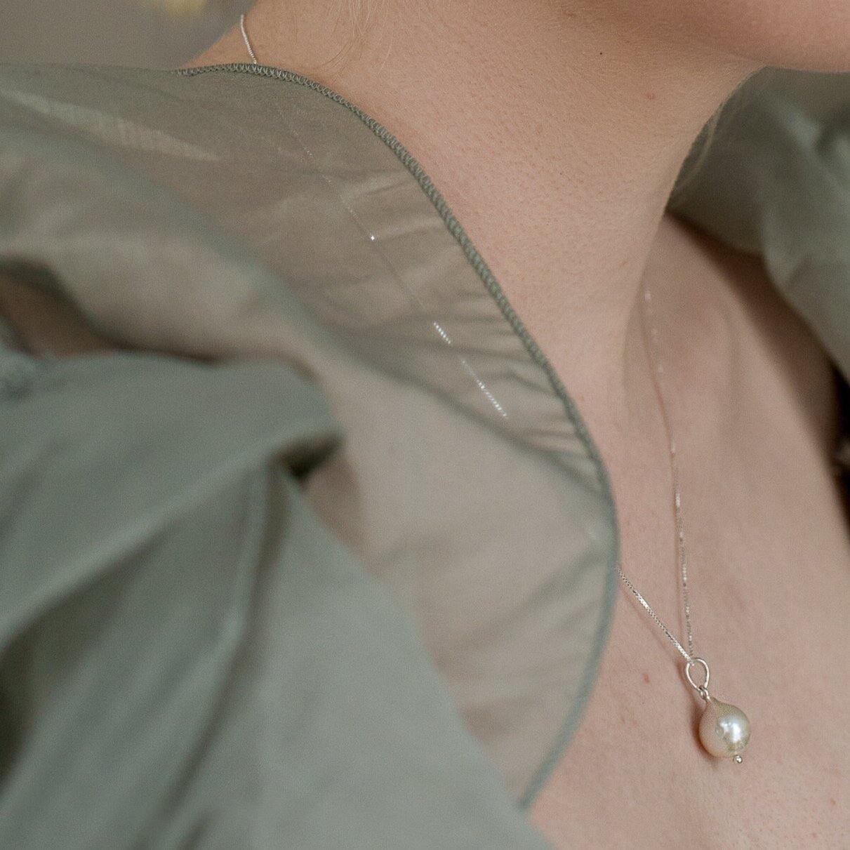 FILICUDI // Halskette mit zarter Barockperle - Image 5