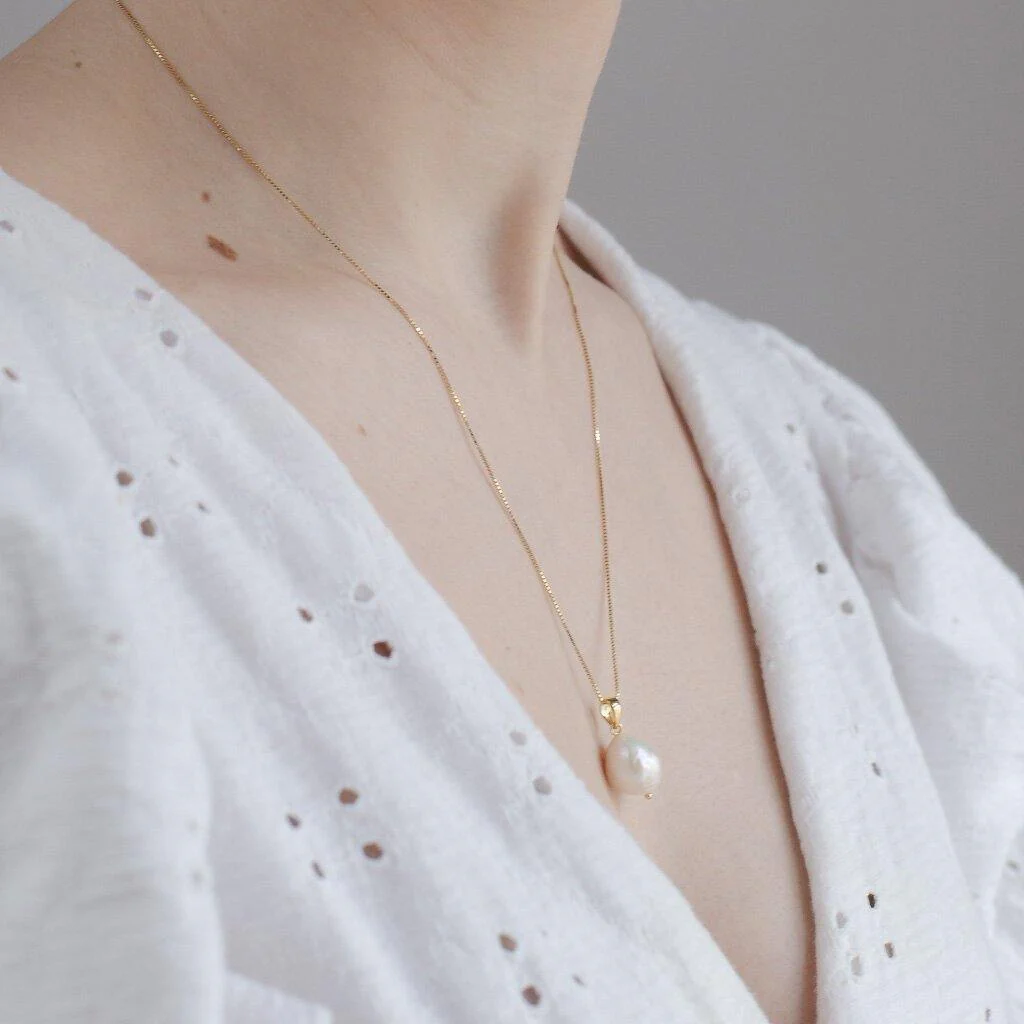 FILICUDI // Halskette mit zarter Barockperle - Image 5