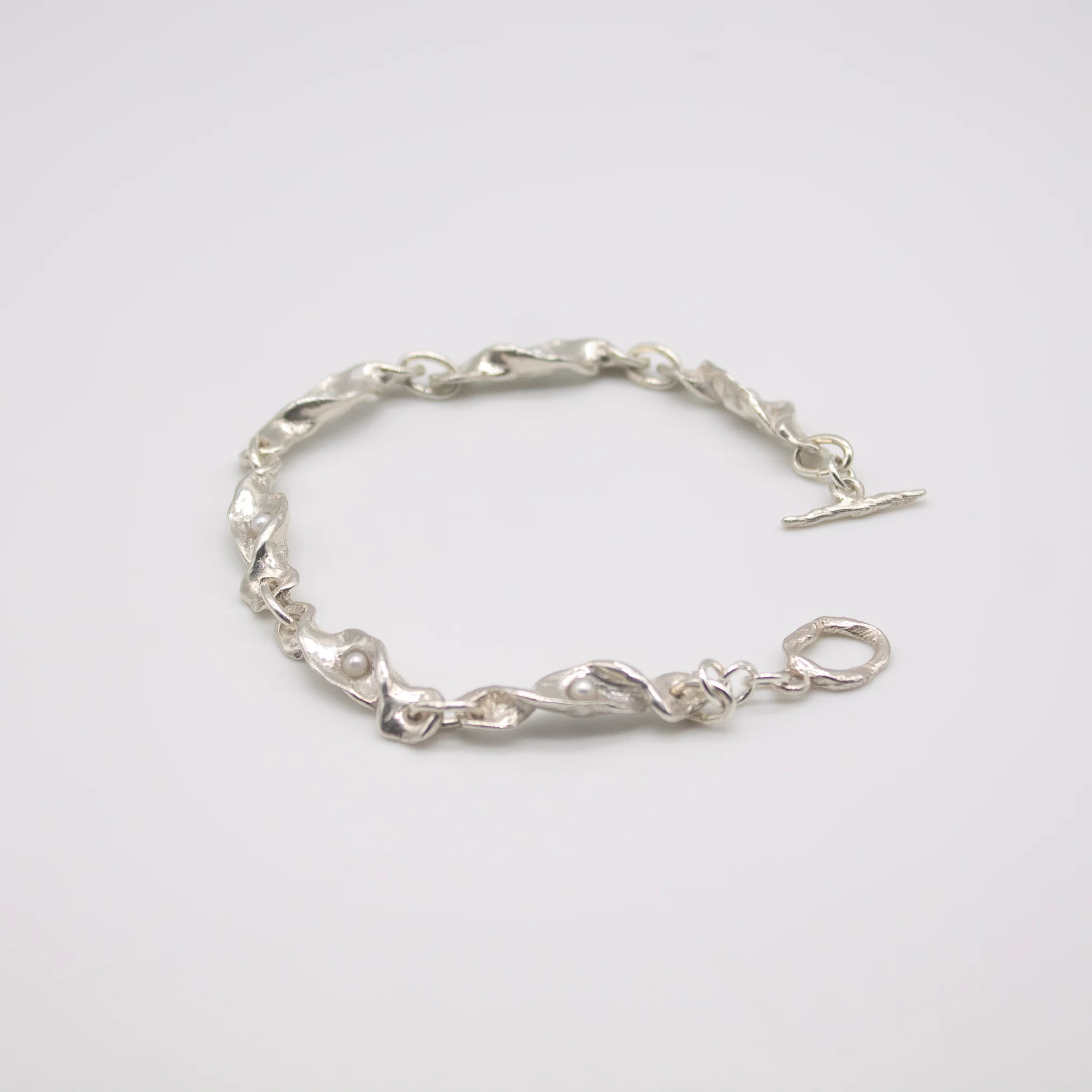 GULSVIK // Armband aus Silber mit zarten Perlen - Image 7