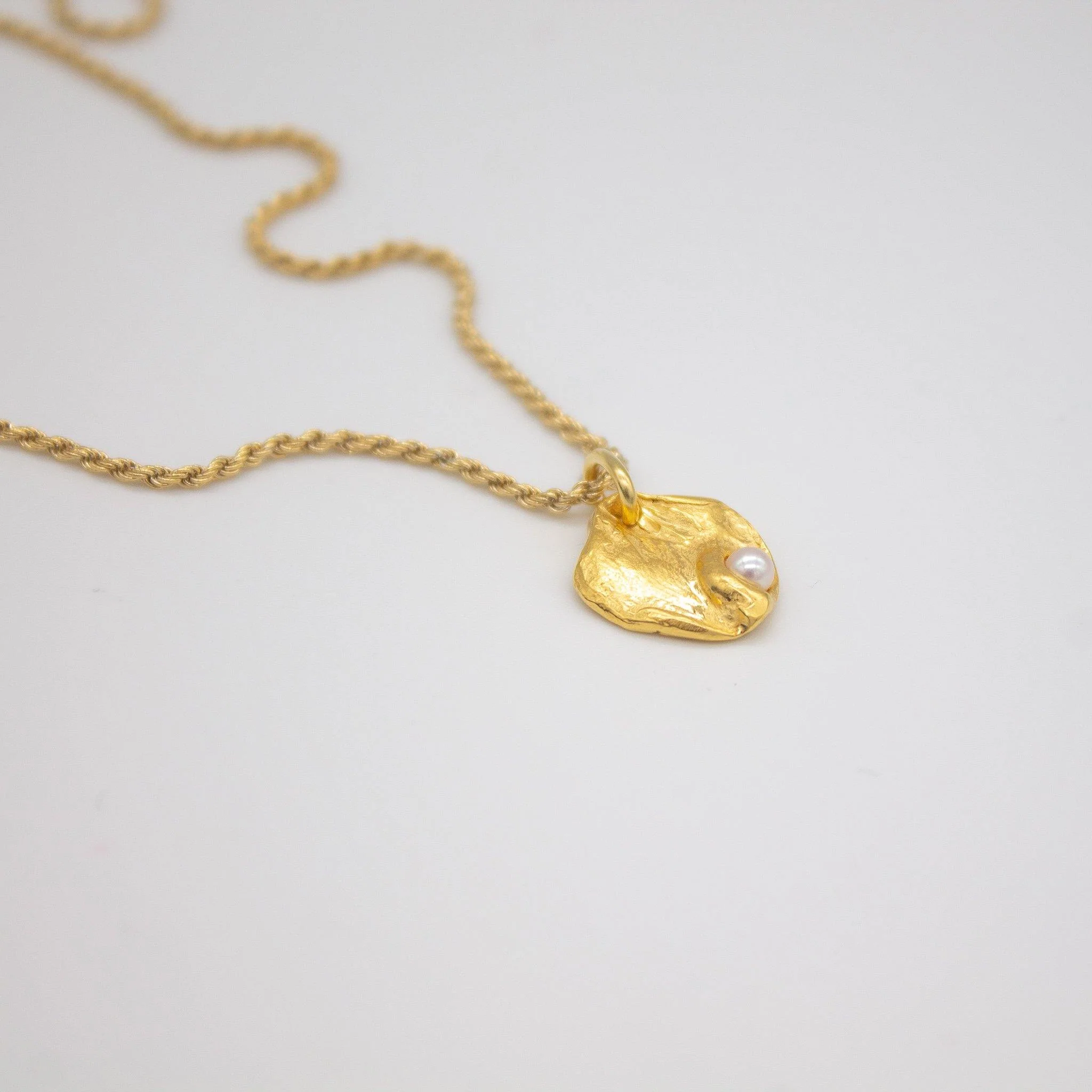 FJONE // Halskette mit blattförmen Anhänger - Image 7