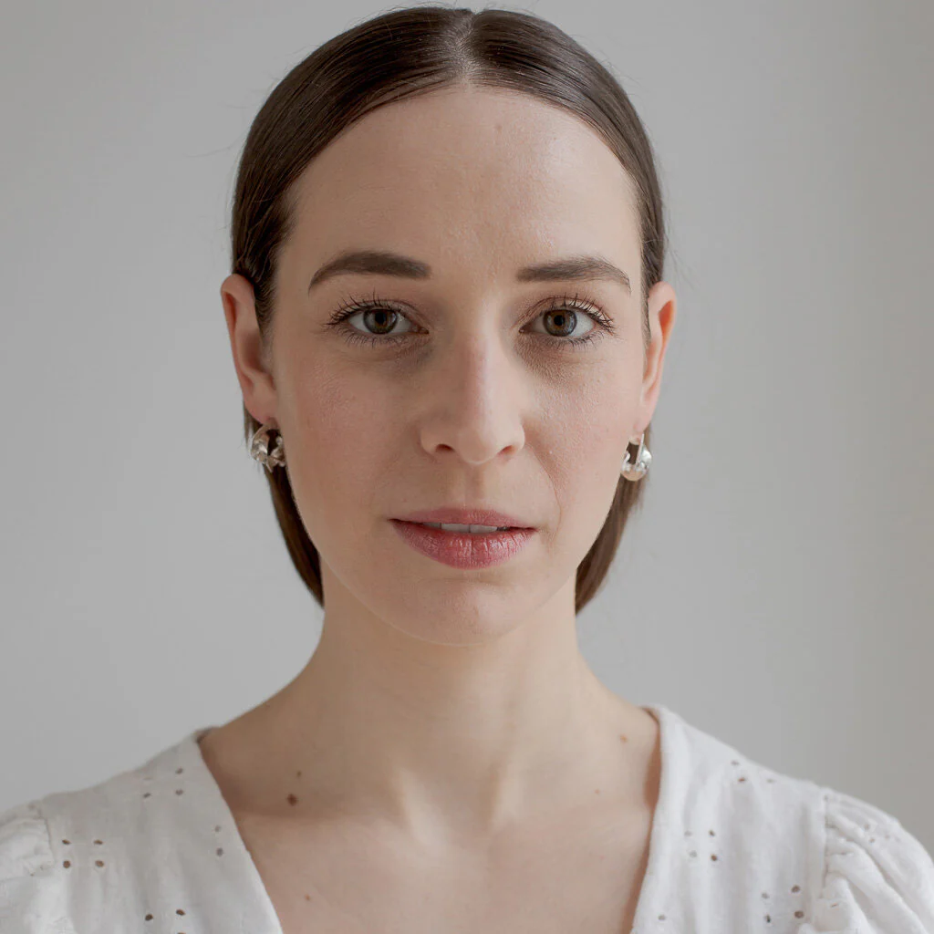 LYKKJA // Creolen mit 2 zarten Süßwasserperlen - Image 10