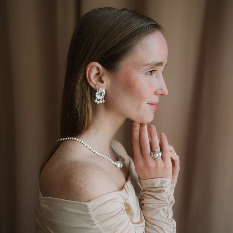 LYNGSTAD // Ohrstecker mit 5 zarten Süßwasserperlen - Image 3