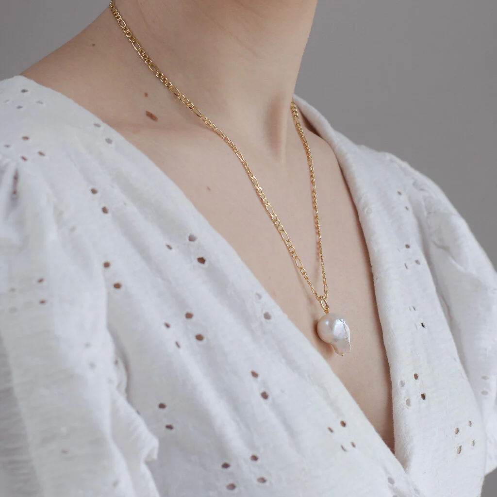 SALINA // Anhänger mit Barockperle in vergoldeter Einfassung (ohne Kette) - Image 3