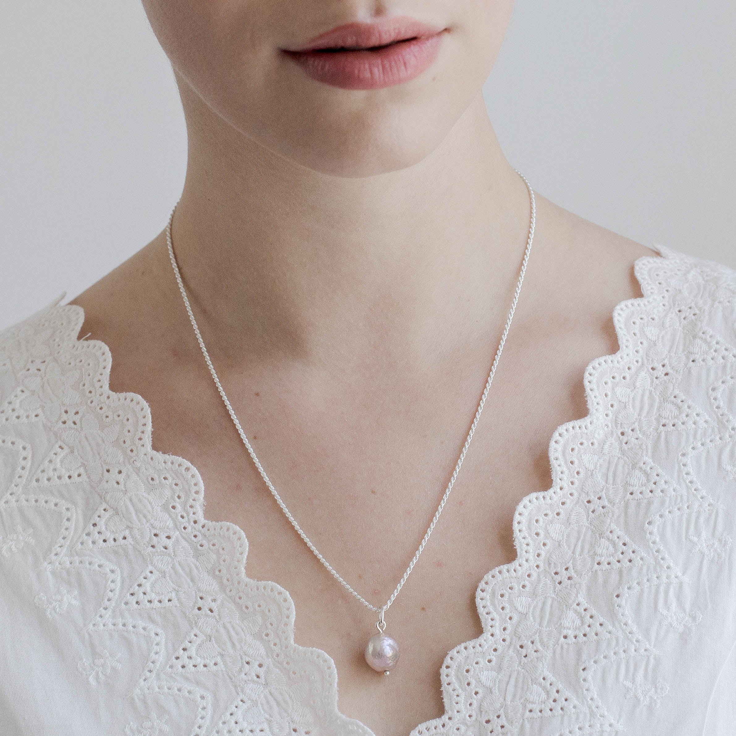 SVELVIK // Anhänger aus Sterlingsilber mit Akoya-Perle (ohne Kette) - Image 4